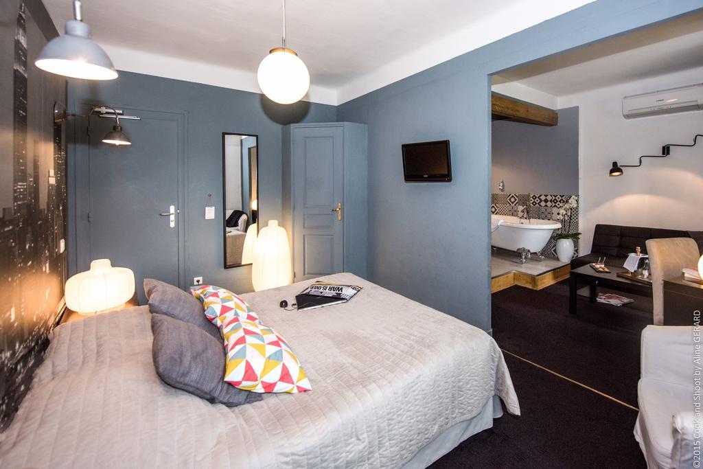 Logis Hotel La Magnanerie - Cote Bistro Aubignosc 객실 사진